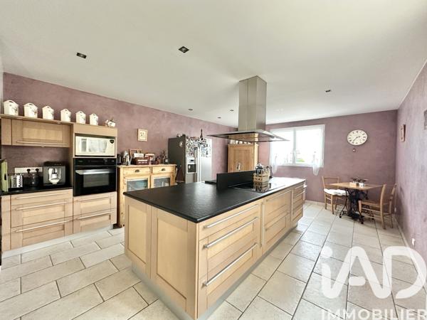 Maison à vendre 7 pièces 144,55 m² Sainte-Geneviève-des-Bois