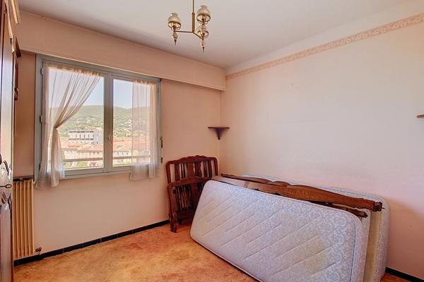A VENDRE  ! Appartement 3 pièces à Draguignan - Dernier étage avec vue et terrasses