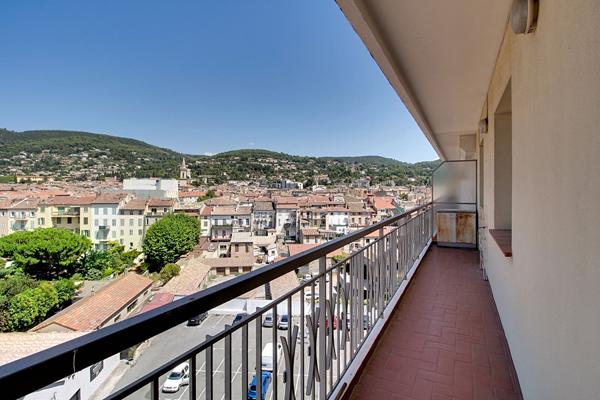 A VENDRE  ! Appartement 3 pièces à Draguignan - Dernier étage avec vue et terrasses