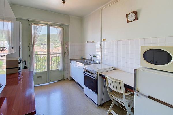 A VENDRE  ! Appartement 3 pièces à Draguignan - Dernier étage avec vue et terrasses