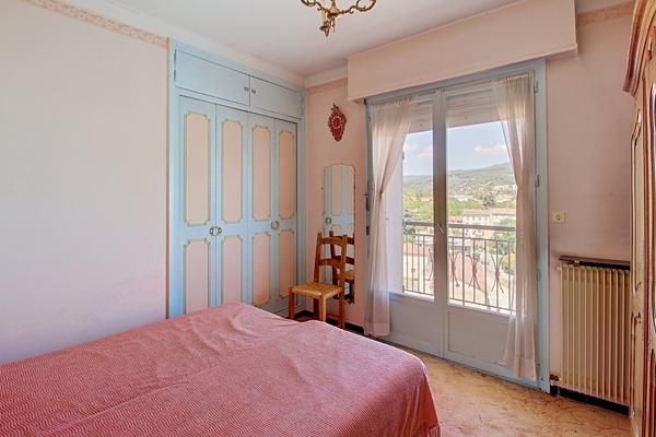 A VENDRE  ! Appartement 3 pièces à Draguignan - Dernier étage avec vue et terrasses