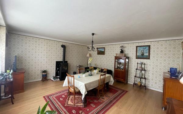 Maison à vendre    4 pièces • 901 m2 Chassenon