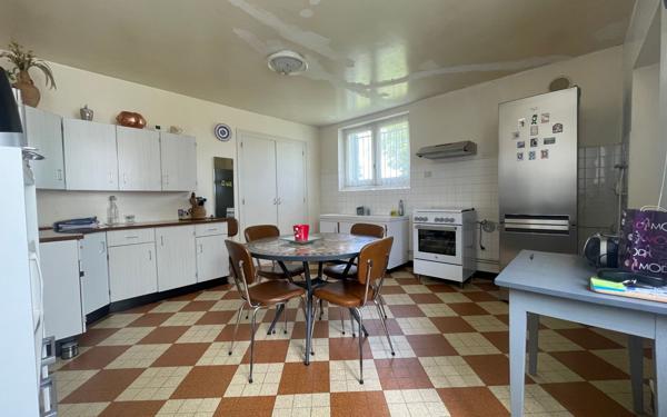 Maison à vendre    4 pièces • 901 m2 Chassenon