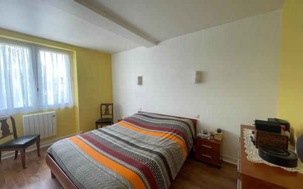 Maison à vendre    4 pièces • 901 m2 Chassenon