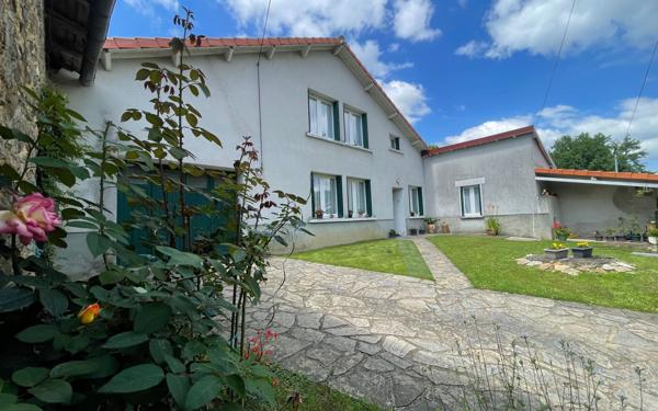 Maison à vendre    4 pièces • 901 m2 Chassenon