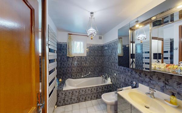 Maison à vendre    6 pièces •  Chessy