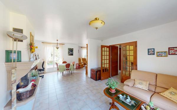 Maison à vendre    6 pièces •  Chessy