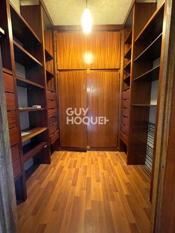 APPARTEMENT À LOUER DE 4 PIÈCES DE 107,08 M²