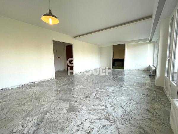 APPARTEMENT À LOUER DE 4 PIÈCES DE 107,08 M²