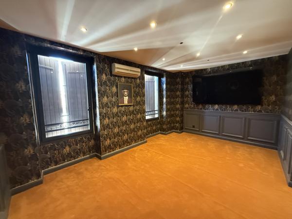 Local Commercial - 130 m²