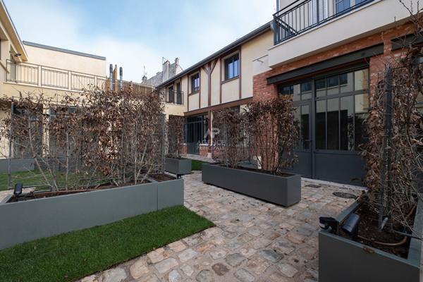 Versailles Notre-Dae Maison 3/4 pièces 87.5 m² au sol avec cour arborée €895 000 ** - Référence 25733