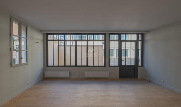 Versailles Notre-Dae Maison 3/4 pièces 87.5 m² au sol avec cour arborée €895 000 ** - Référence 25733