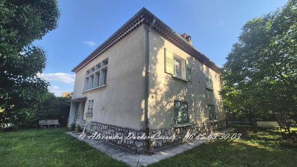 Maison avec 2 logements au coeur de Peyruis