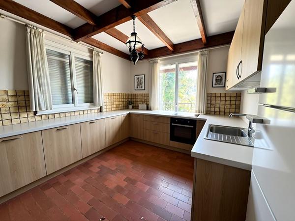 Au coeur du Bourg de Bouliac maison traditionnelle de 209m2 avec sous sol de 140m2 sur parcelle de 946m2 , Bouliac Au coeur du Bourg de Bouliac maison traditionnelle de 209m2 avec sous sol de 140m2 sur parcelle de 946m2 , Bouliac