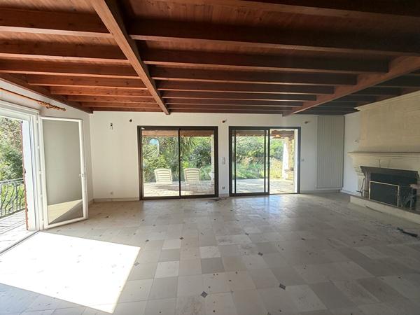 Au coeur du Bourg de Bouliac maison traditionnelle de 209m2 avec sous sol de 140m2 sur parcelle de 946m2 , Bouliac Au coeur du Bourg de Bouliac maison traditionnelle de 209m2 avec sous sol de 140m2 sur parcelle de 946m2 , Bouliac