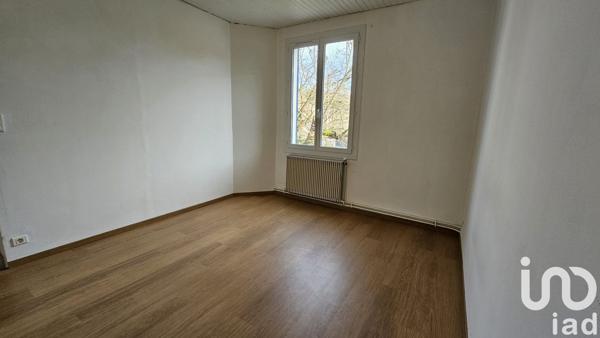 Appartement 3 pièces de 69 m² à Firmi (12300)