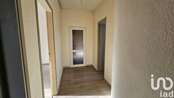 Appartement 3 pièces de 69 m² à Firmi (12300)