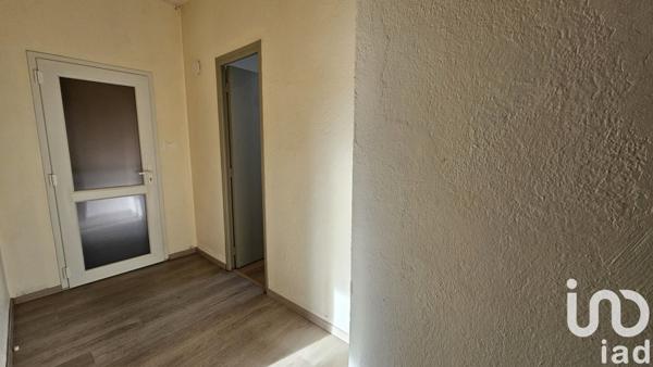 Appartement 3 pièces de 69 m² à Firmi (12300)