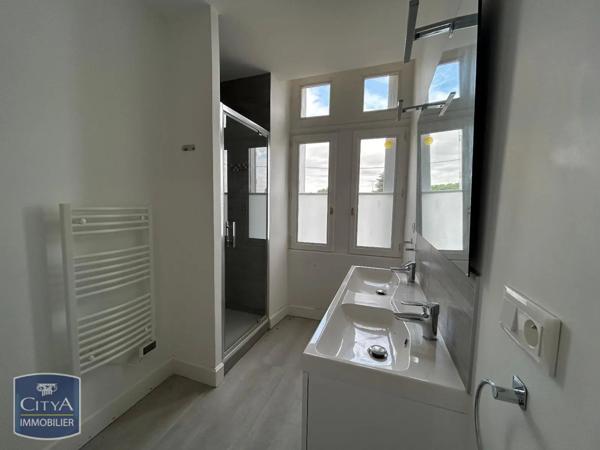 Appartement à louer 3 pièces 85m²