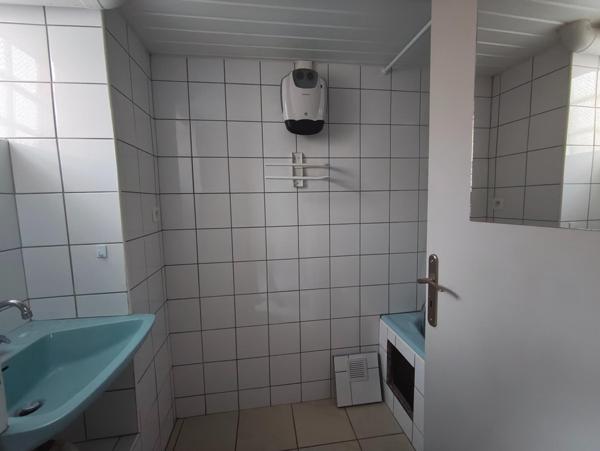 MAISON DE VILLAGE AVEC GRANGE