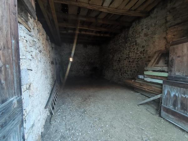 MAISON DE VILLAGE AVEC GRANGE