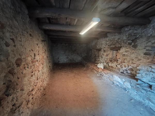 MAISON DE VILLAGE AVEC GRANGE