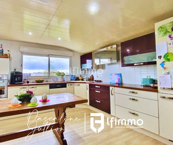 Appartement T3 dernier étage dans petite copropriété