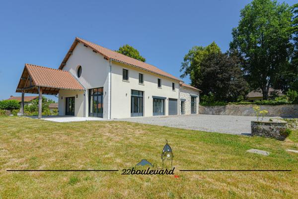 Maison
         8 pièces
        - 219 m² Exclusivité