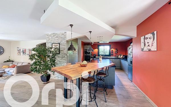 Maison à vendre    5 pièces • 179 m2 Valleiry