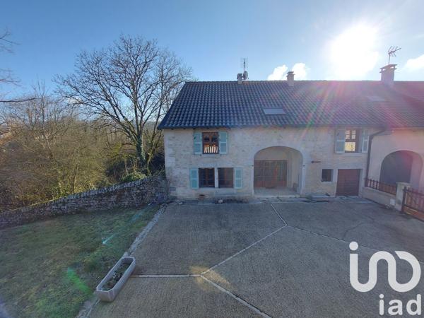 Maison de village 5 pièces de 266 m² à Arinthod (39240)