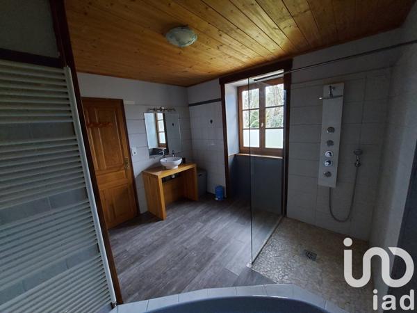 Maison de village 5 pièces de 266 m² à Arinthod (39240)