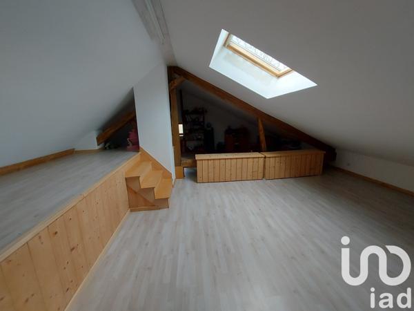 Maison de village 5 pièces de 266 m² à Arinthod (39240)