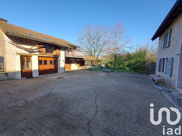 Maison de village 5 pièces de 266 m² à Arinthod (39240)