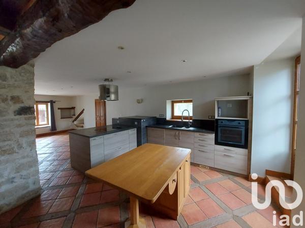 Maison de village 5 pièces de 266 m² à Arinthod (39240)