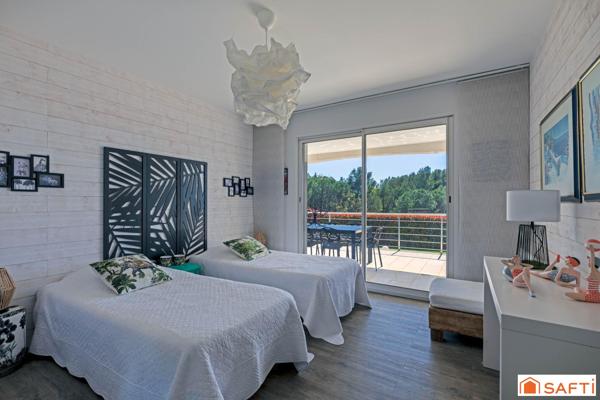 Villa dominante, calme absolu et vue dégagée