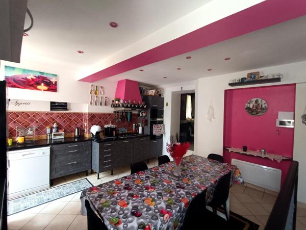 Maison de ville avec garage -cave- atelier