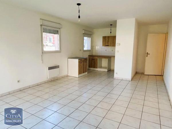 Appartement à louer 2 pièces 49.71m² Saint-Quentin (02100)
