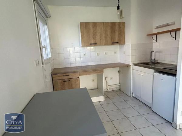 Appartement à louer 2 pièces 49.71m² Saint-Quentin (02100)