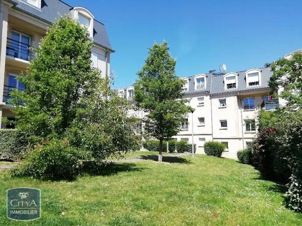 Appartement à louer 2 pièces 49.71m² Saint-Quentin (02100)
