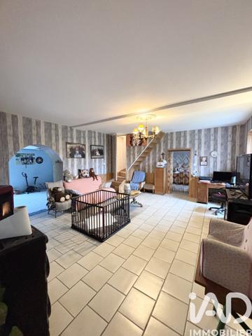 Maison à vendre 9 pièces 186 m² Seiches-sur-le-Loir