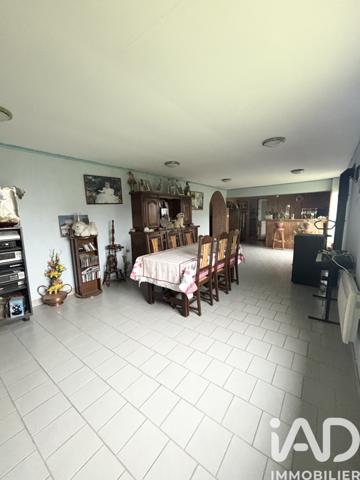 Maison à vendre 9 pièces 186 m² Seiches-sur-le-Loir