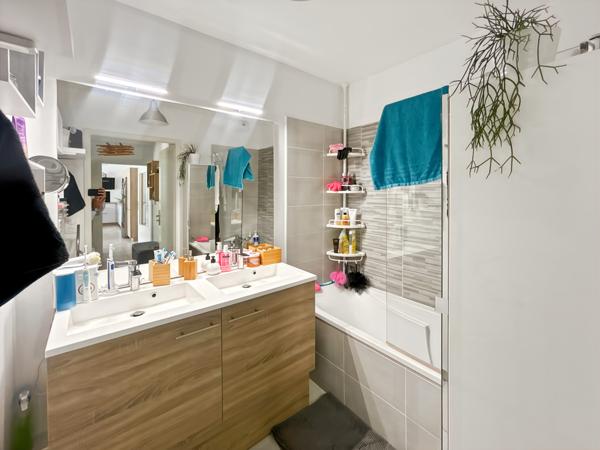 Aubagne (13400) 4 pièces standing Quartier Solans à Aubagne avec piscine