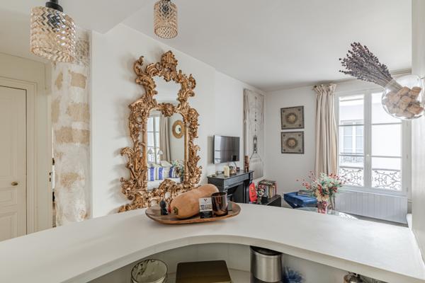 Paris 7ème – École Militaire / Tour-Maubourg – 3 pièces 54 m² entièrement rénové