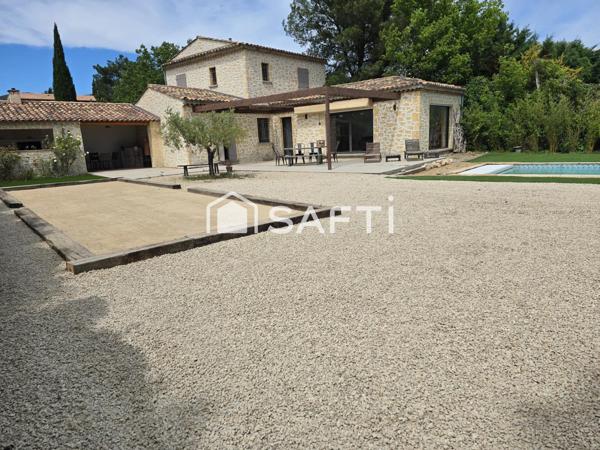 Maison d’Exception avec Piscine, Cuisine d’Été et Terrain de Pétanque – Cœur de la Provence