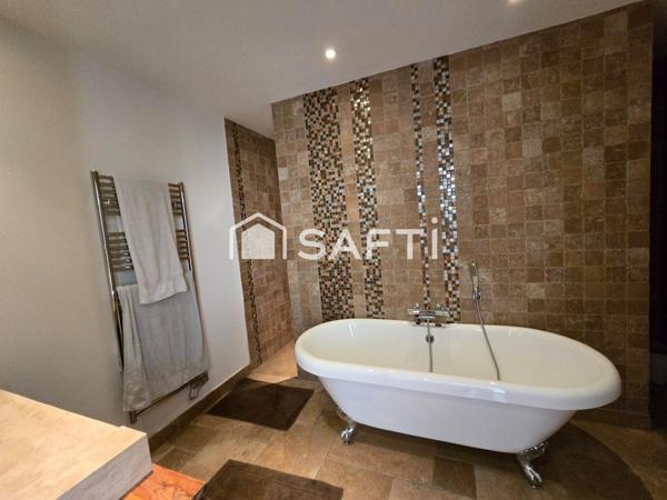 Maison d’Exception avec Piscine, Cuisine d’Été et Terrain de Pétanque – Cœur de la Provence