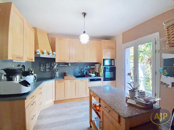 Vente maison La Roche Sur Yon : 449 350 € - AJP Immobilier La Roche-sur-Yon