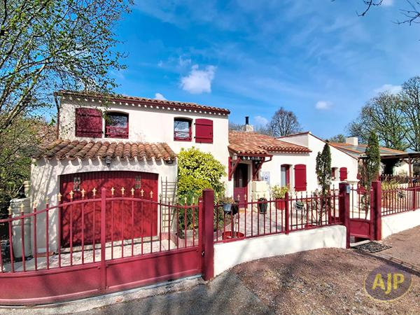 Vente maison La Roche Sur Yon : 449 350 € - AJP Immobilier La Roche-sur-Yon