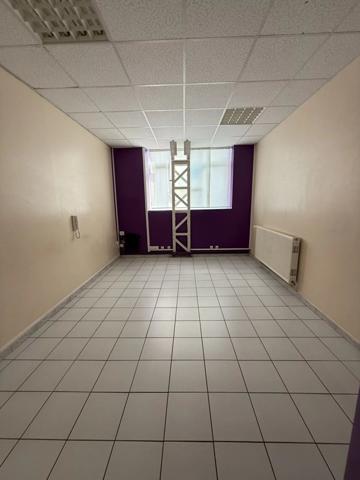 Location Bureau 5 pièces 125 m2 à Saint-Quentin