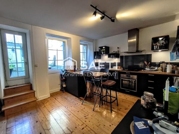 Maison de ville de 235m², 5 chambres, située dans une rue historique piétonne