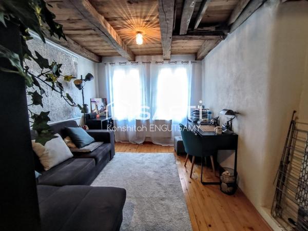 Maison de ville de 235m², 5 chambres, située dans une rue historique piétonne